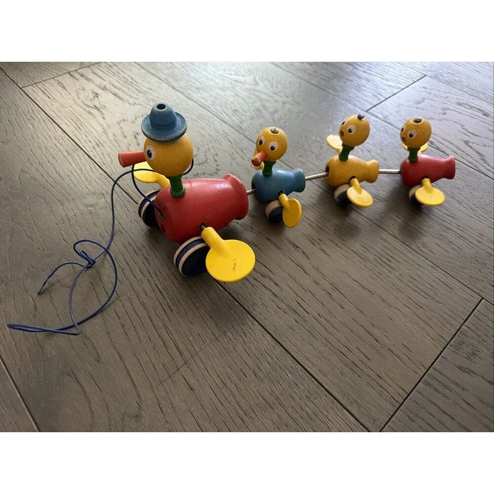Fisher Price Toys Canada Vintage 1956 Duck Mom Ducklings Pull Toy Wood Family